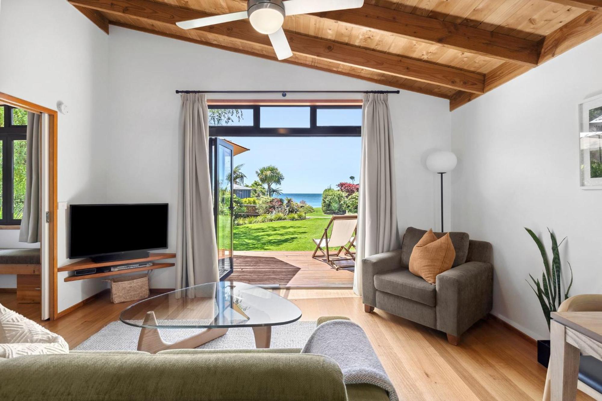 Adrift In Golden Bay- Absolute Beachfront Villas (Adults Only) Collingwood Dış mekan fotoğraf